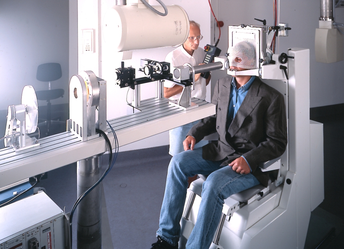 Patient whrend einer Augentumorbehandlung